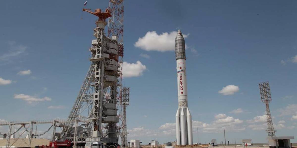 Cohete ruso explota y destruye satélite mexicano