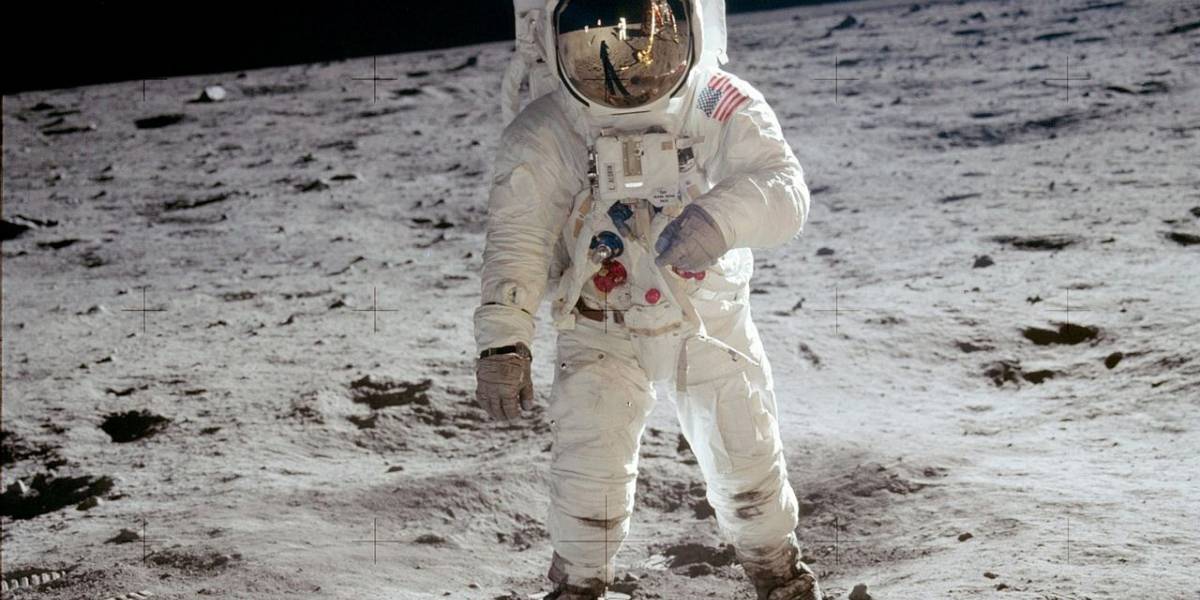 La NASA subasta por error una bolsa con restos lunares del Apolo 11