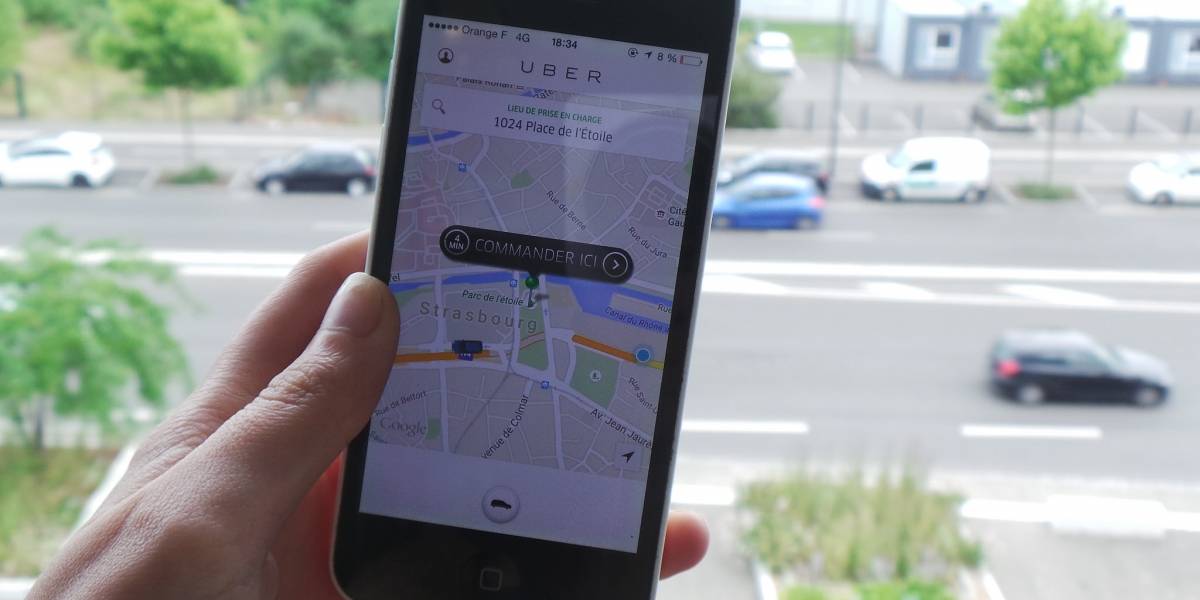 Suspenden UberPop en Francia tras masivas protestas de taxistas