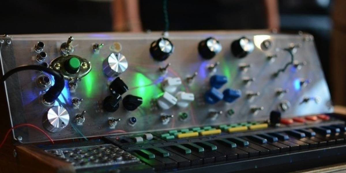 Crean un increíble sintetizador musical por sólo USD$70
