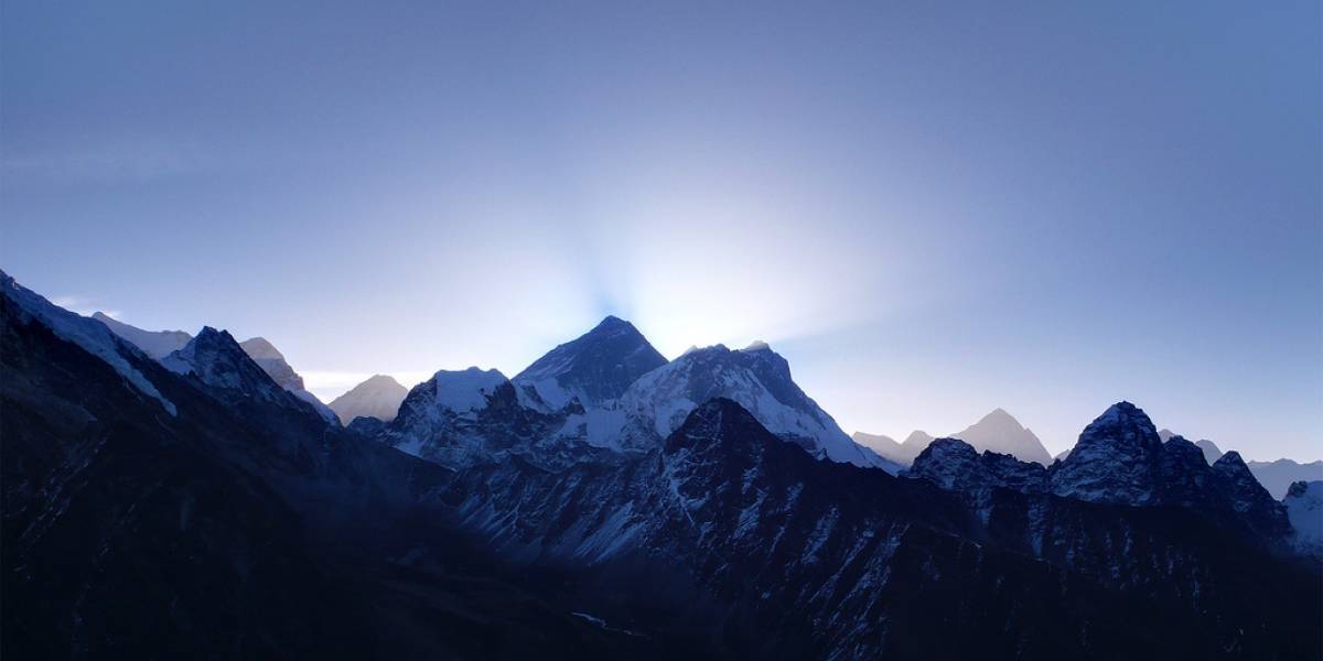 Terremoto de Nepal movió el monte Everest tres centímetros al suroeste