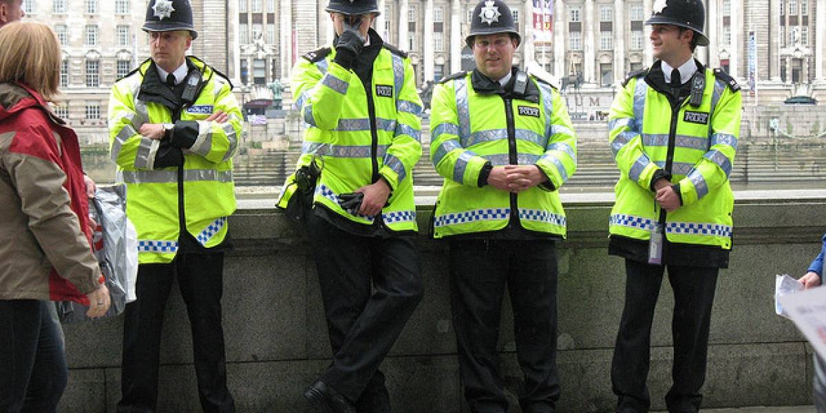 La Policía de Reino Unido ahora puede interferir celulares, hackearlos y rastrearlos