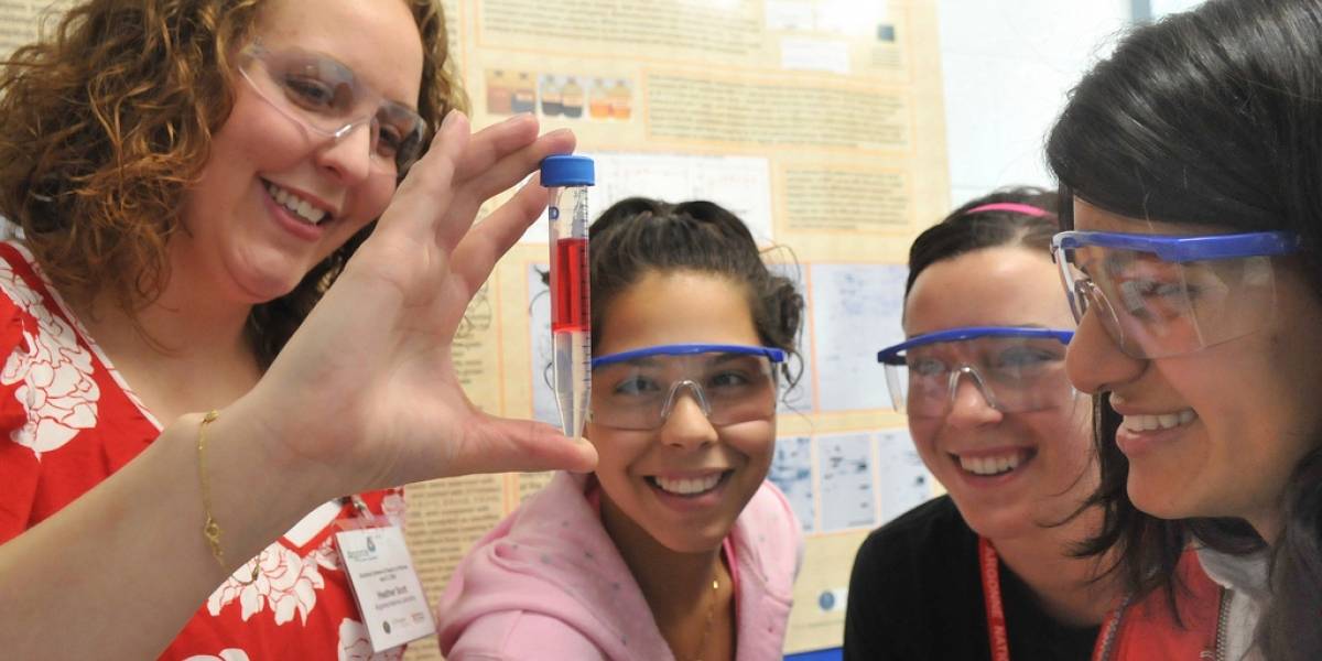 Bachelet anuncia que Chile tendrá Ministerio de Ciencia y Tecnología