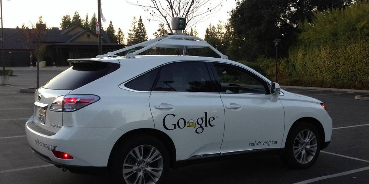 Google ahora prueba su auto que se maneja solo en entornos urbanos