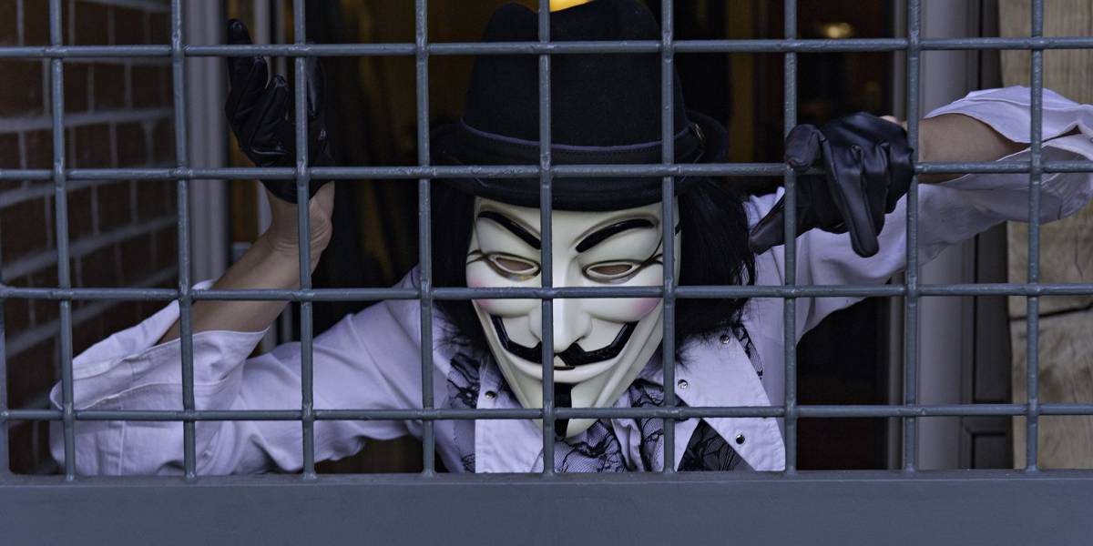 Activista de Anonymous Barrett Brown condenado a 63 meses de cárcel
