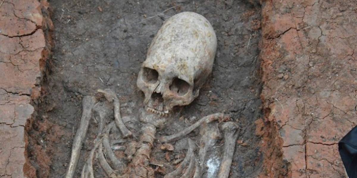 Encuentran cráneo del siglo II con características "alienígenas"