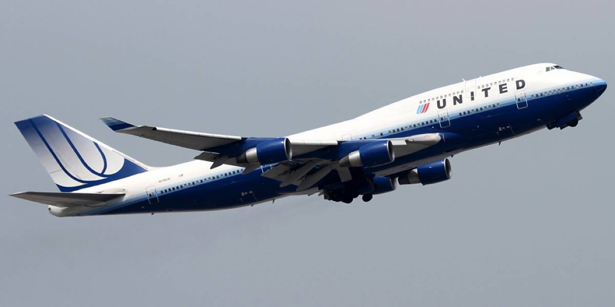Según el FBI un experto de seguridad logró manipular el rumbo de un avión de United