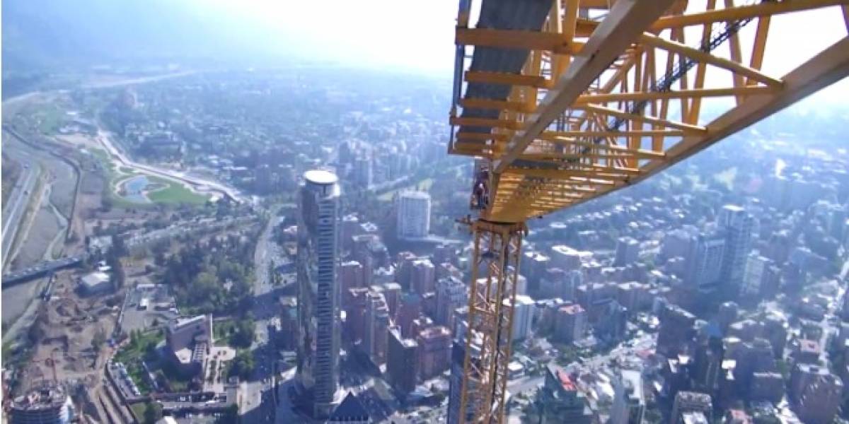 Video muestra panorámica de Santiago desde torre de Costanera Center