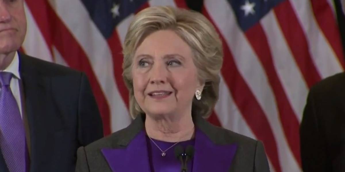 Hillary Clinton pide a usuarios que la apoyaron en Facebook que salgan de sus grupos secretos