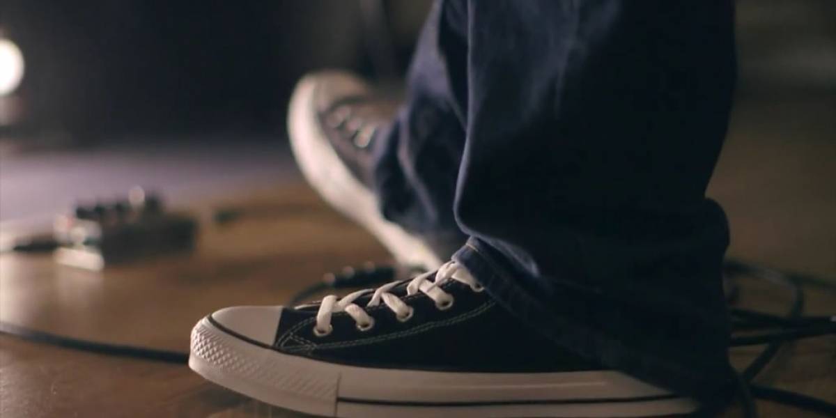 Crean zapatillas que incorporan un pedal Wah para guitarra
