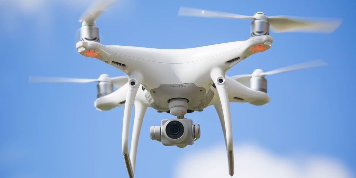 Dron choca con avión comercial en Canadá