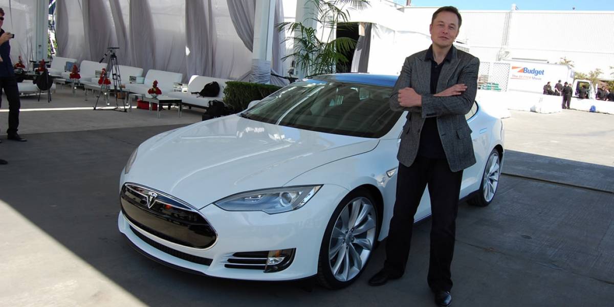 Tesla comienza a instalar piloto automático en sus modelos más recientes