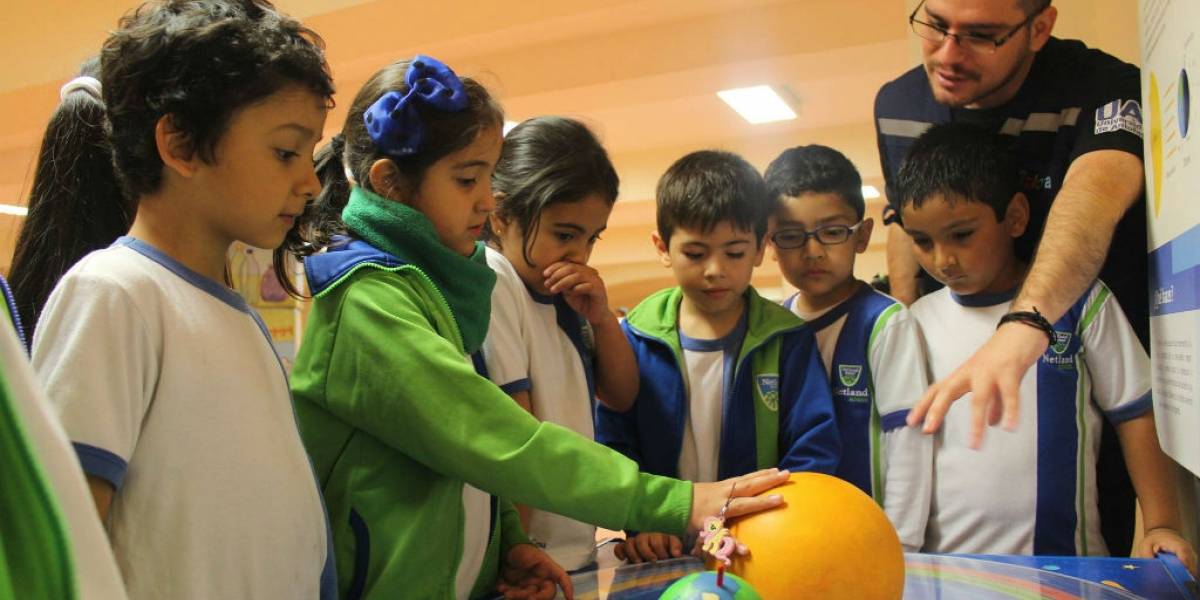 Chilenos quieren apasionarse por la ciencia y la tecnología, pero la ven lejana, deficiente y riesgosa