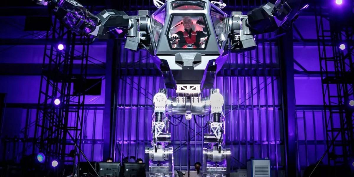 Jeff Bezos enloquece y se sube a pilotar un mecha
