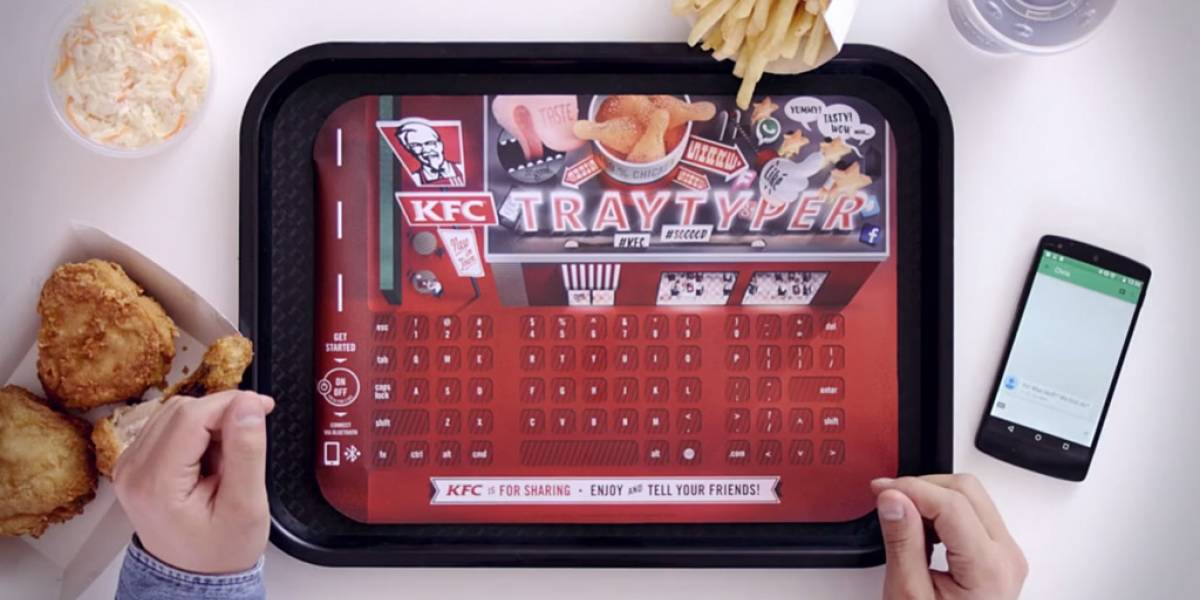 KFC integró bandejas de comida con teclado y bluetooth en locales de Alemania