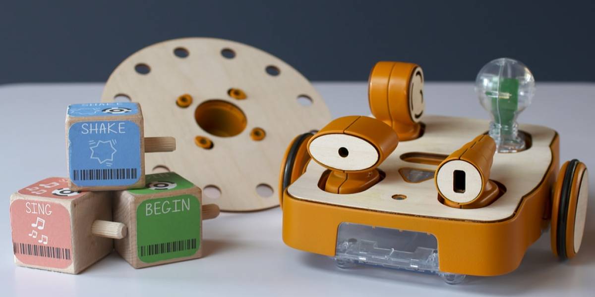 Kibo, el robot que enseña a niños a programar