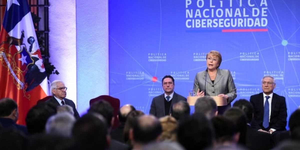 Presidenta Bachelet firma la nueva Política Nacional de Ciberseguridad de Chile