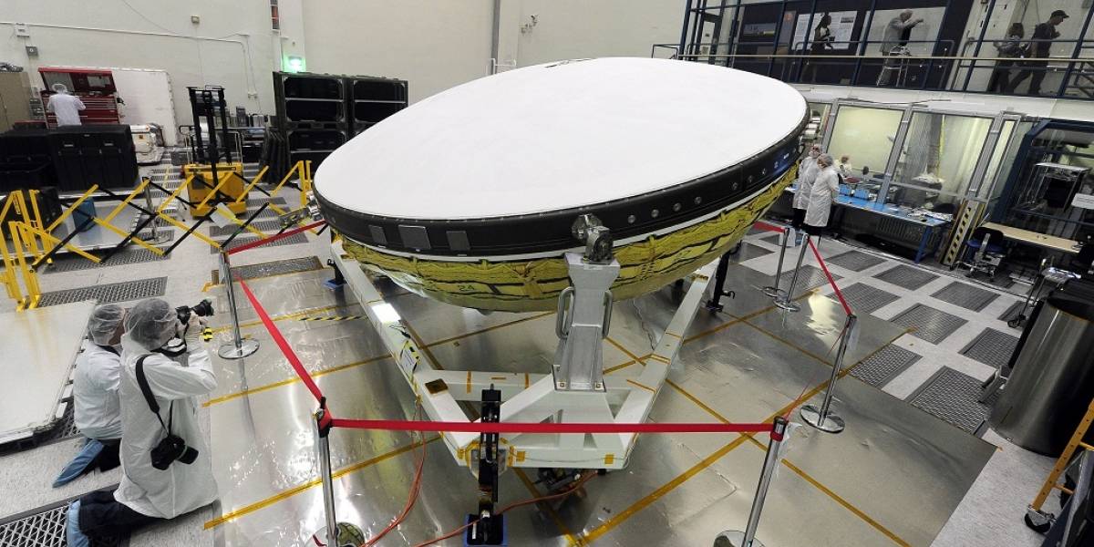 NASA finalmente lanza desacelerador supersónico con forma de platillo volador