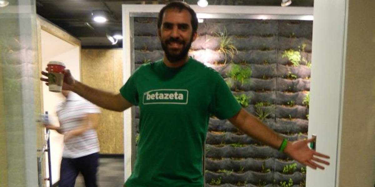 Recorriendo la Nueva Betacueva con un AR Drone