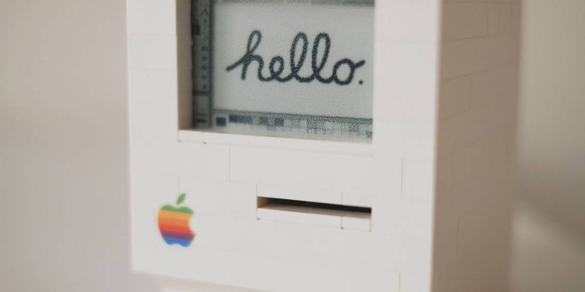 Alguien armó una Macintosh 128K con piezas de LEGO y una pantalla electrónica