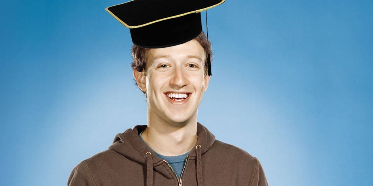 Mark Zuckerberg se graduará de la universidad a 12 años de abandonarla