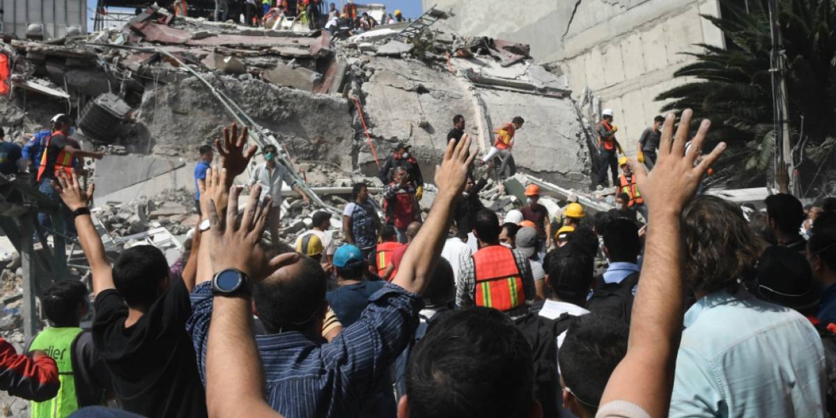 Telmex, Telcel y AT&T liberan llamadas y datos tras terremoto en México