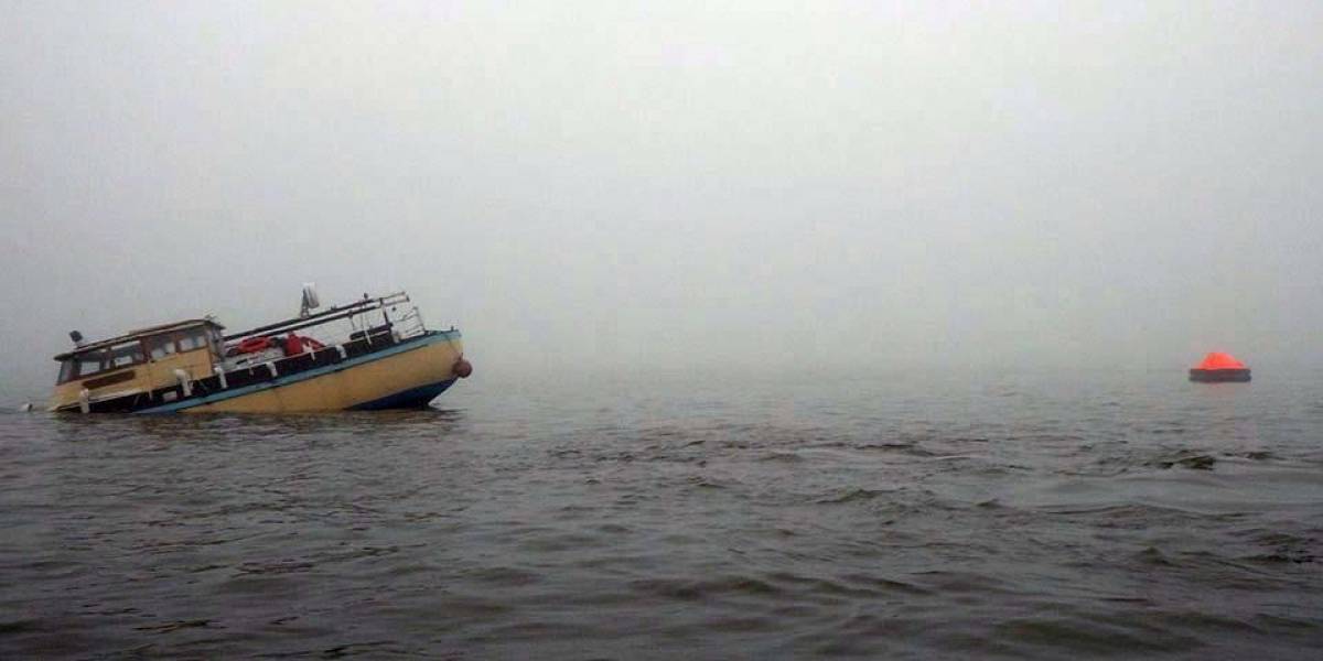 Marino inglés sale a navegar con su iPad, termina hundiendo su barco