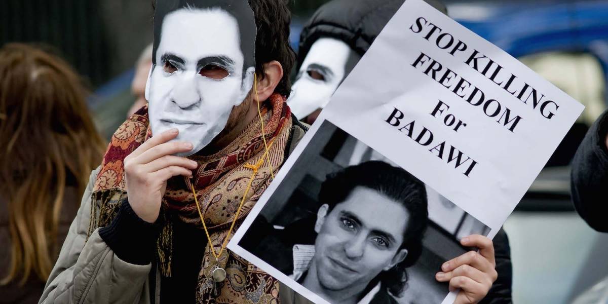 El blogger saudí Raif Badawi recibirá 1.000 latigazos por crear un foro