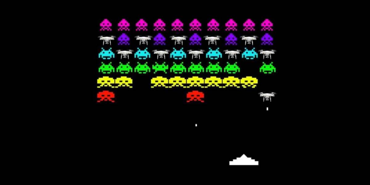 Alguien construyó un Space Invaders con drones y sillas