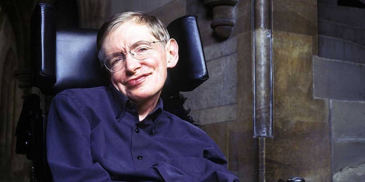 Stephen Hawking felicita a la NASA por la misión New Horizons