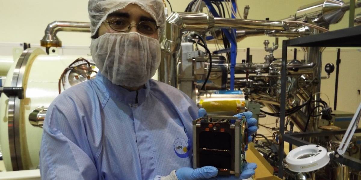 Primer satélite construido en Chile será lanzado al espacio este jueves