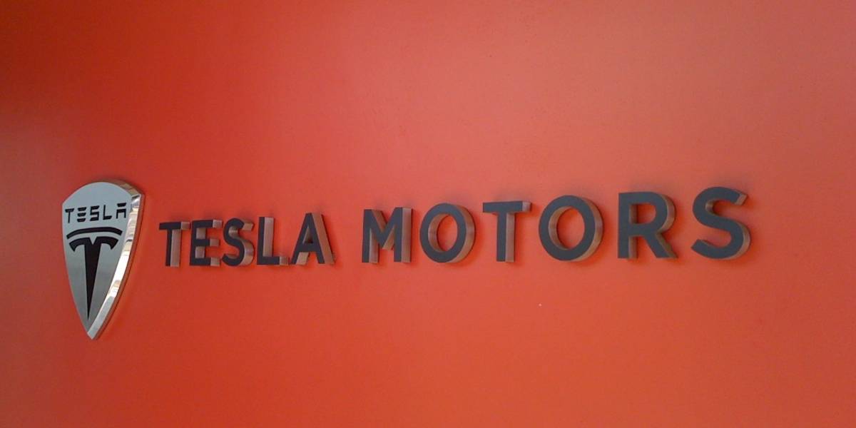 Tesla bajo la lupa por supuestos sobornos a dueños de autos defectuosos