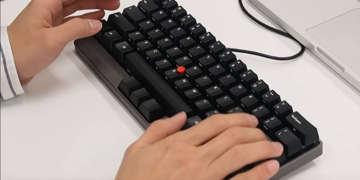 Este teclado mecánico emula el TrackPoint clásico de IBM