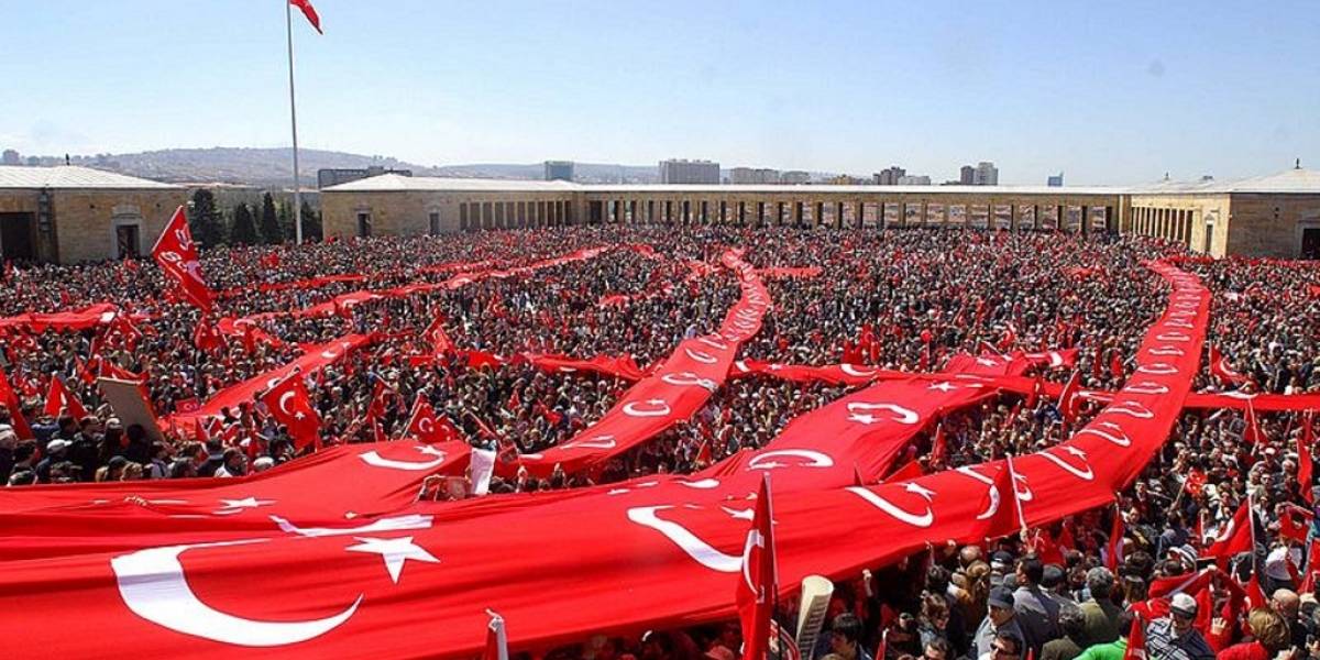 Turquía bloquea Facebook y Twitter para impedir circulación de fotos de atentado