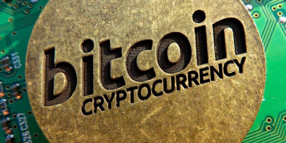 Hackearon las cuentas del creador del Bitcoin y venden su identidad por USD$12.000