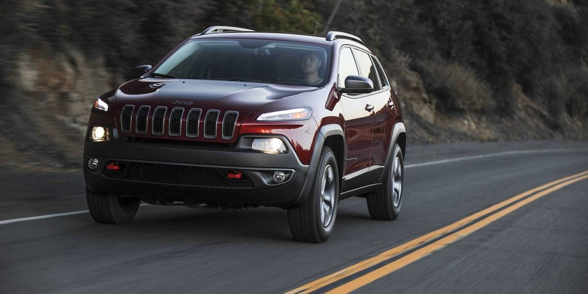 Vulnerabilidad en autos Chrysler, permitiría que hackers los controlen