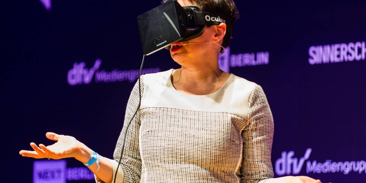 Oculus es dueño de todo lo que desarrolles de acuerdo a sus términos de servicio