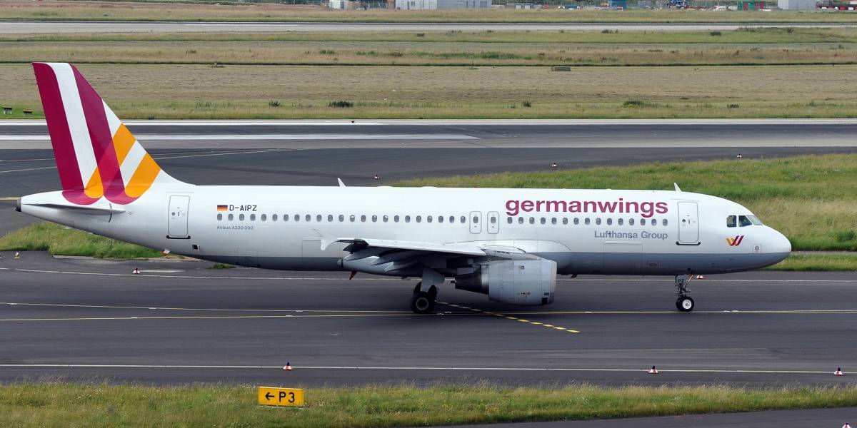 Un avión de Germanwings con 150 personas se estrella en los Alpes franceses