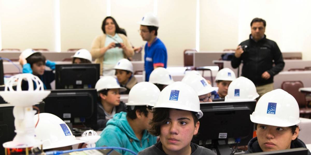 Observatorio ALMA y Fundación Mustakis se unen para difundir la Robótica