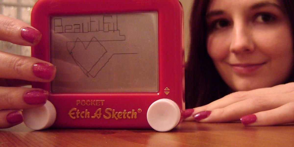 A los 86 años murió Andre Cassagnes, el creador de la 'Pantalla Mágica' (Etch-a-sketch)