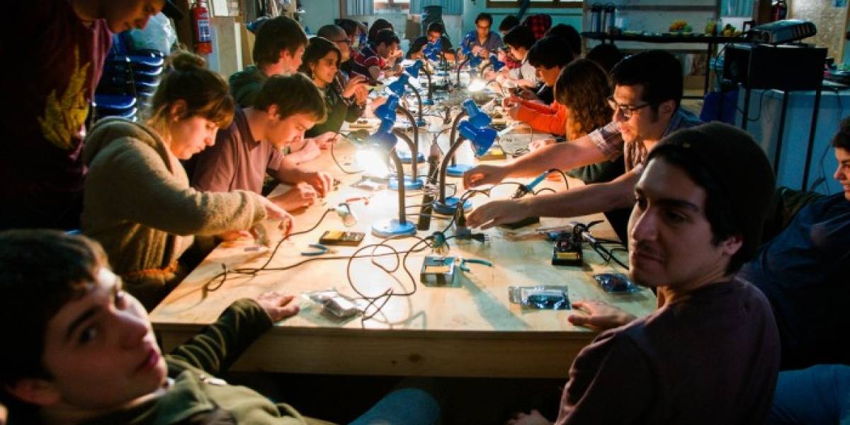 Concurso Becas de Verano en el Stgo Makerspace!