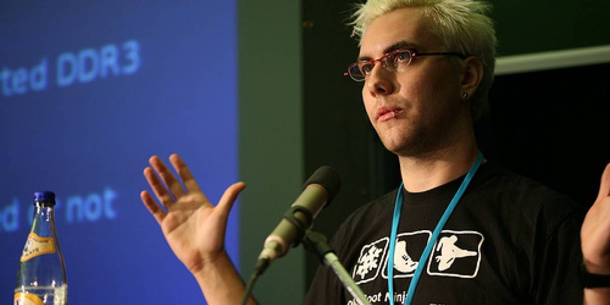 Colaborador de Wikileaks retenido en su reingreso a los Estados Unidos