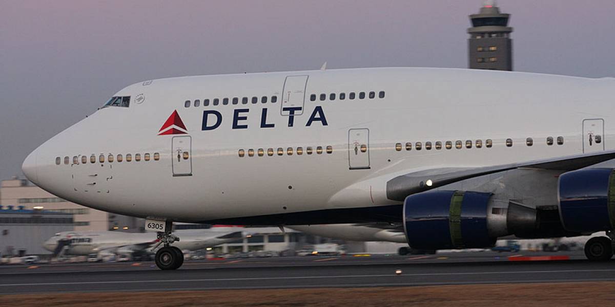Pintando el 'nuevo' Boeing 747-400 de Delta Airlines
