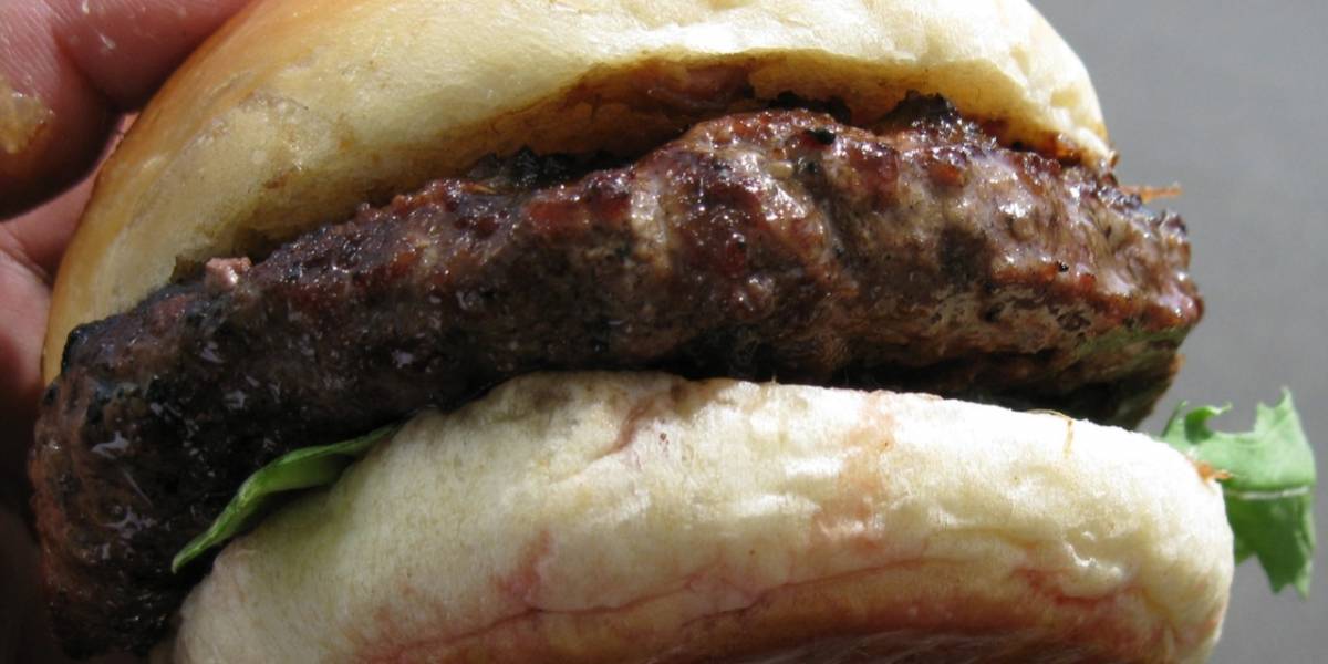Primera hamburguesa de laboratorio se pone a prueba en degustación pública en Londres