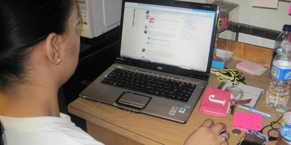 Facebook insta a la DEA a dejar de hacer perfiles falsos para vender drogas