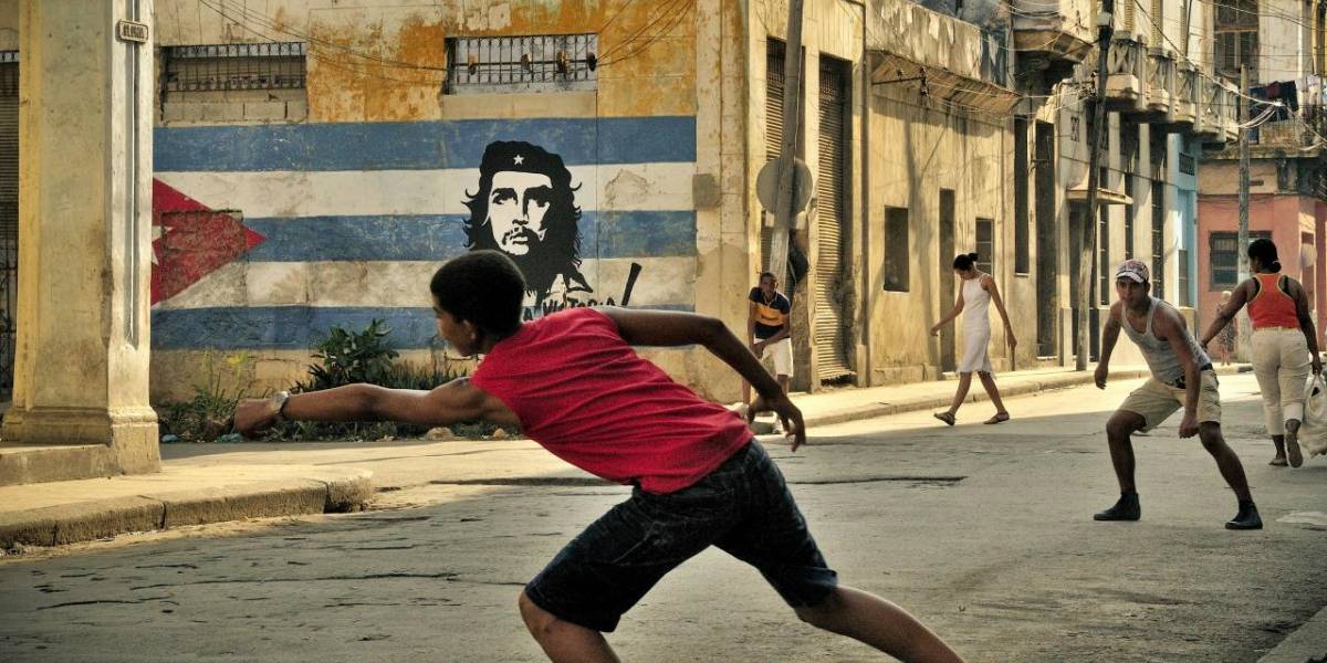 Google lanza Play y Analytics en Cuba