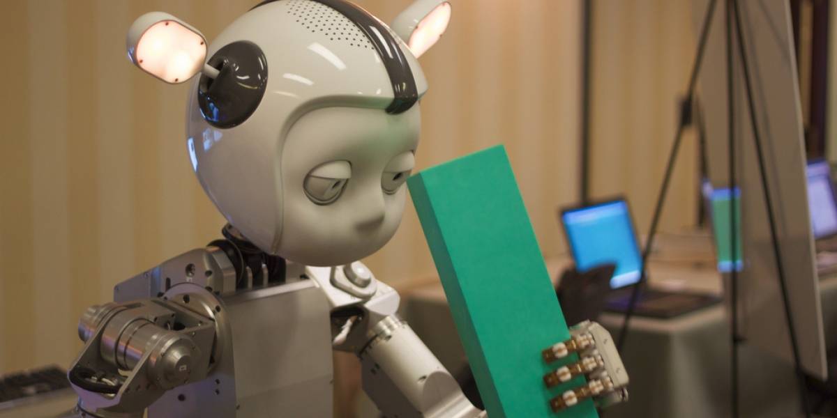 Los tics ayudarían a los robots a no caer en el valle inquietante