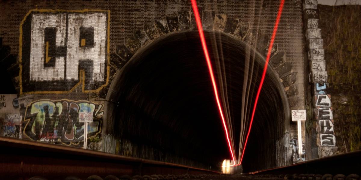 Trenes holandeses experimentan limpiar rieles con rayos láser