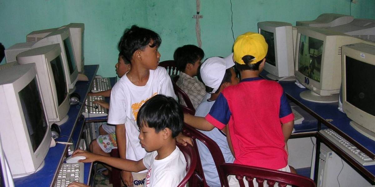 Seminario busca orientar a que los padres entiendan cómo sus hijos usan Internet