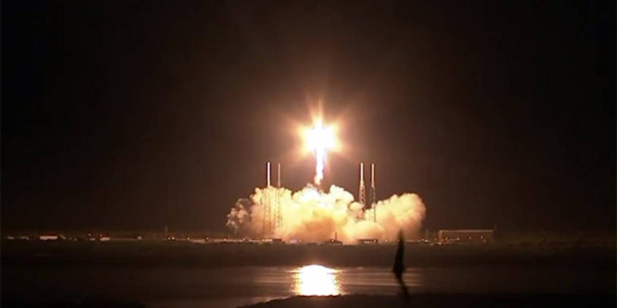 Con éxito total despega el primer vuelo comercial de SpaceX a la Estación Espacial Internacional